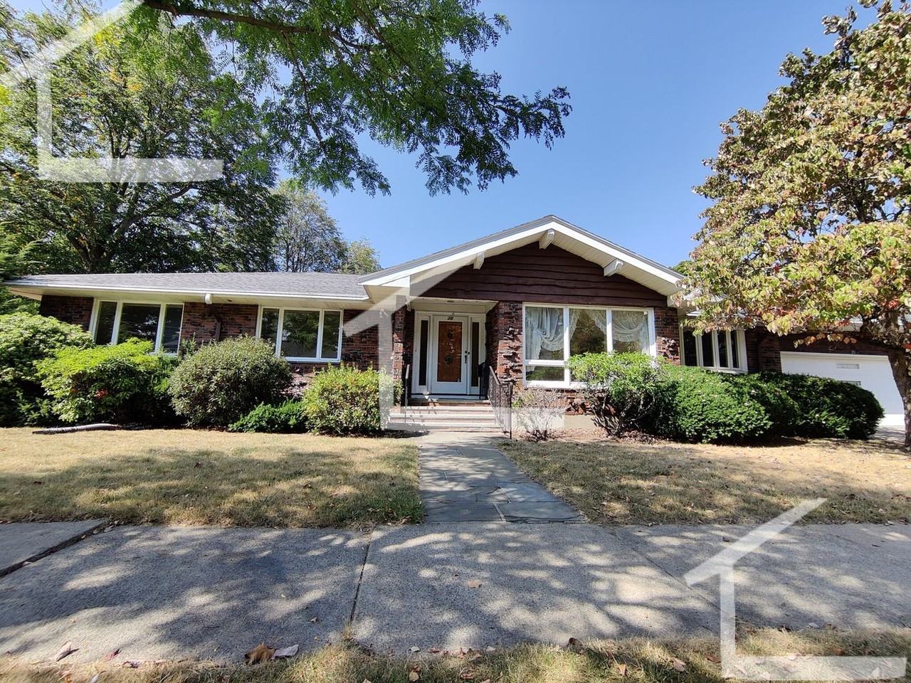 20 Mossdale Rd