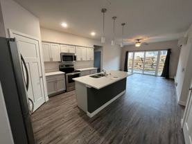 Cottage Grove Commons: Gaston - Photo 1 of 1