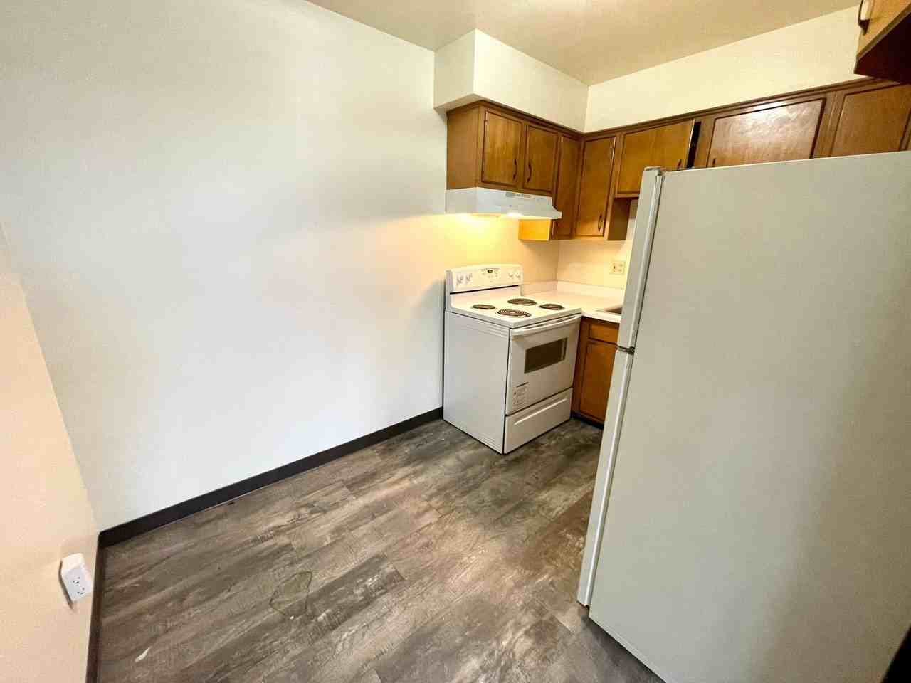 1320 E Capitol Drive - Photo 4 of 25