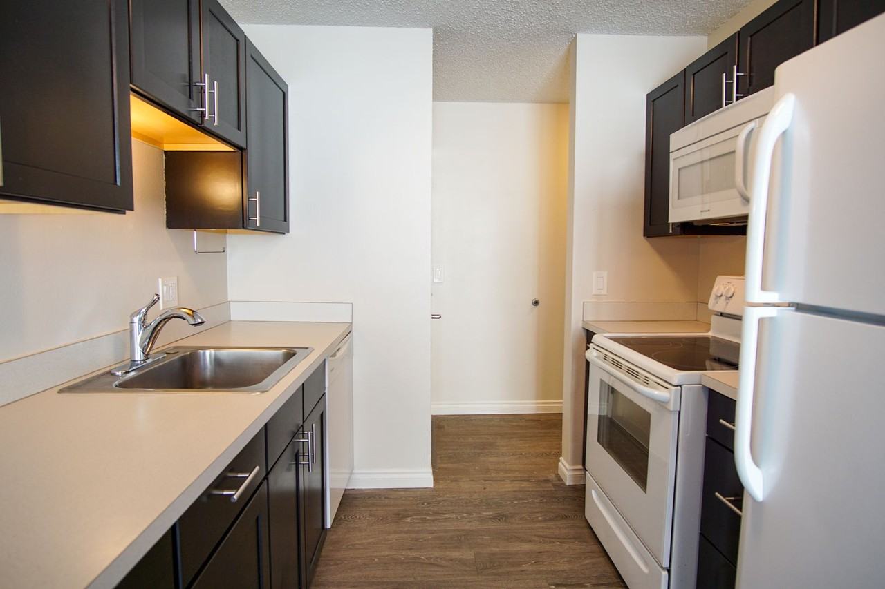 4149 Se 37th Ave #1 - Photo 4 of 12