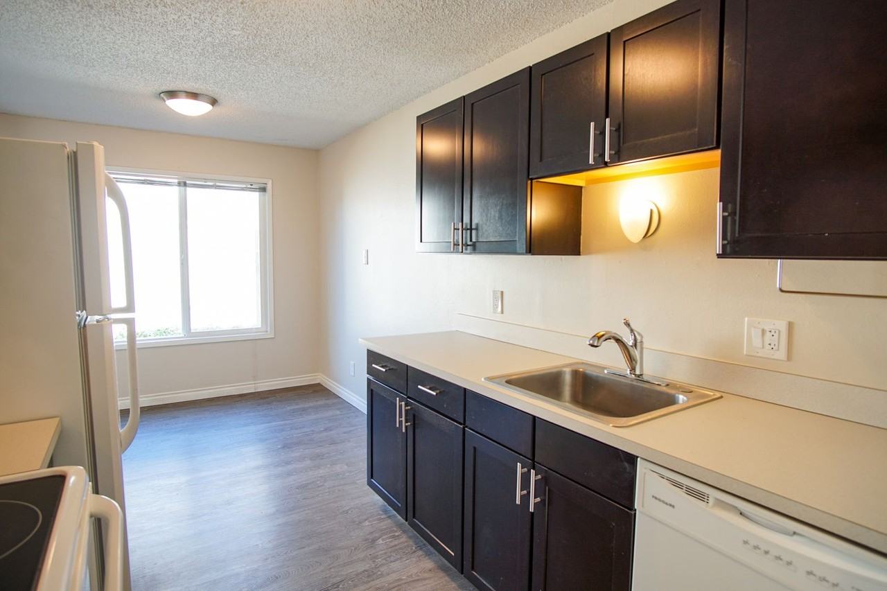 4149 Se 37th Ave #1 - Photo 5 of 12