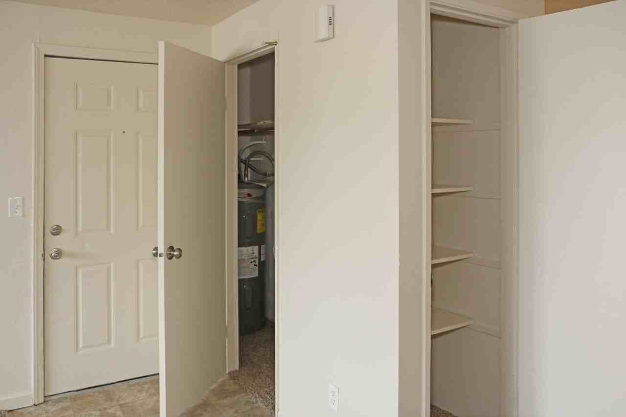 Tun445 - Parkway Apartments - Photo 2 of 14