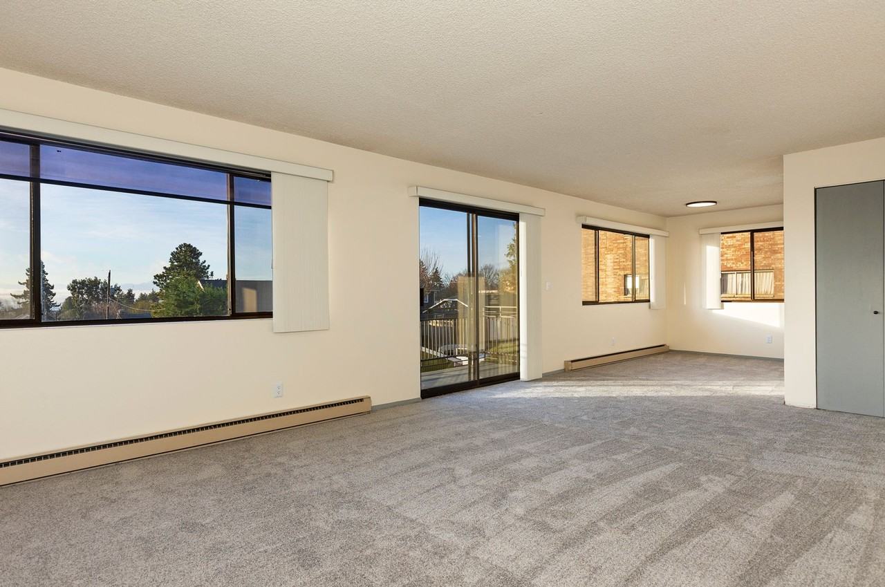 West 8 Apartments - Photo 5 of 19