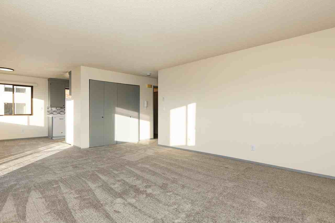 West 8 Apartments - Photo 6 of 19