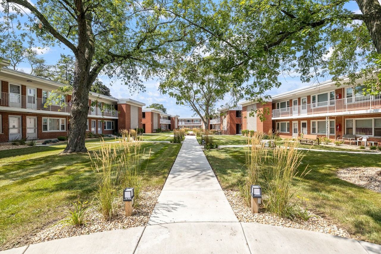 WHEATON COURT, LLC - Photo 4 of 24