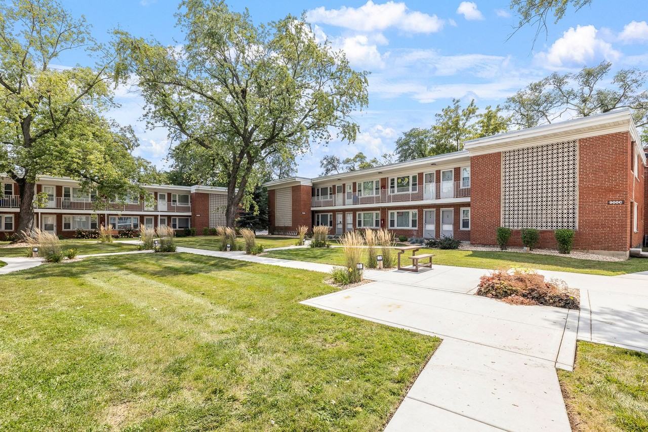 WHEATON COURT, LLC - Photo 3 of 50