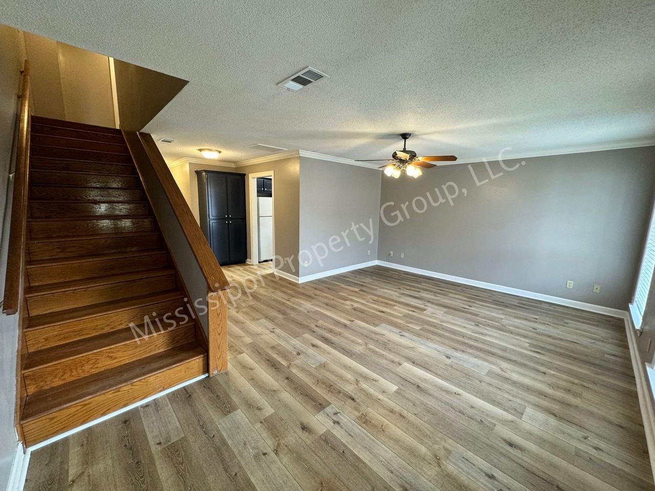 402 Saddle Creek Dr - Photo 2 of 26