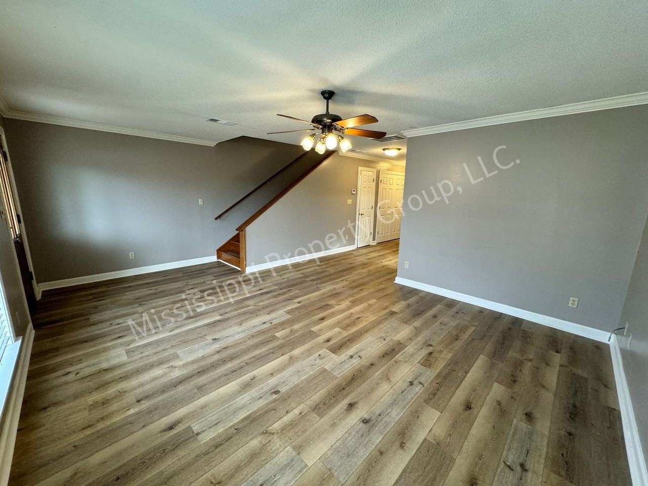402 Saddle Creek Dr - Photo 3 of 26