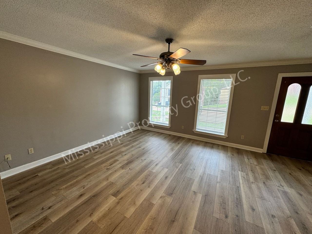 402 Saddle Creek Dr - Photo 4 of 26