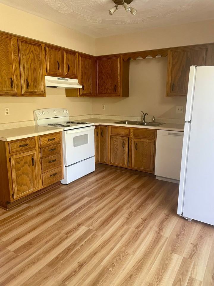 1207 Keller Dr - Photo 2 of 9