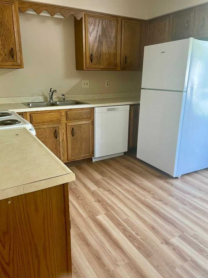 1207 Keller Dr - Photo 3 of 9