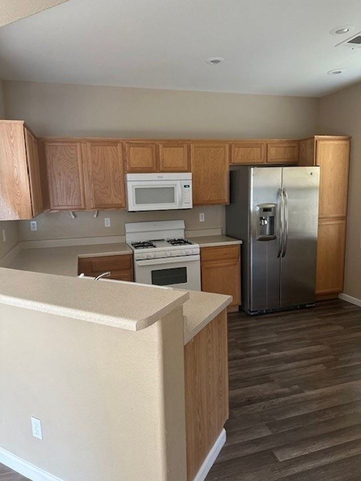 11937 Kingfisher Daisy Ct - Photo 3 of 32
