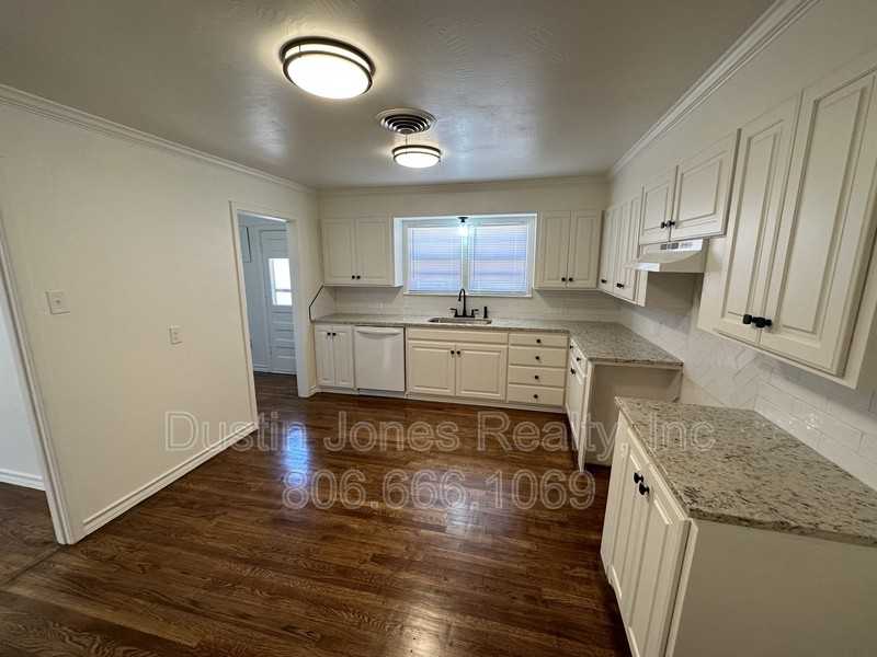 4414 39th Street - Photo 2 of 11