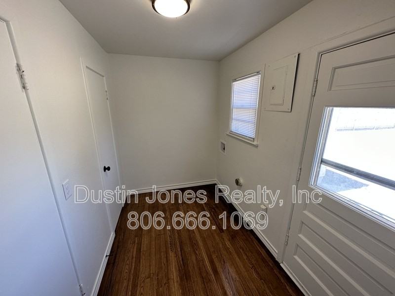 4414 39th Street - Photo 7 of 11