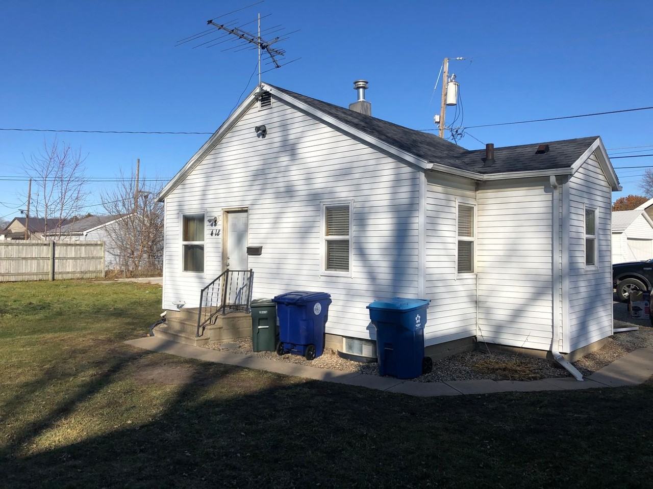 418 Hartman Ave - Photo 3 of 26