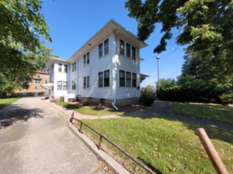 426 S Quincy St - Photo 2 of 8