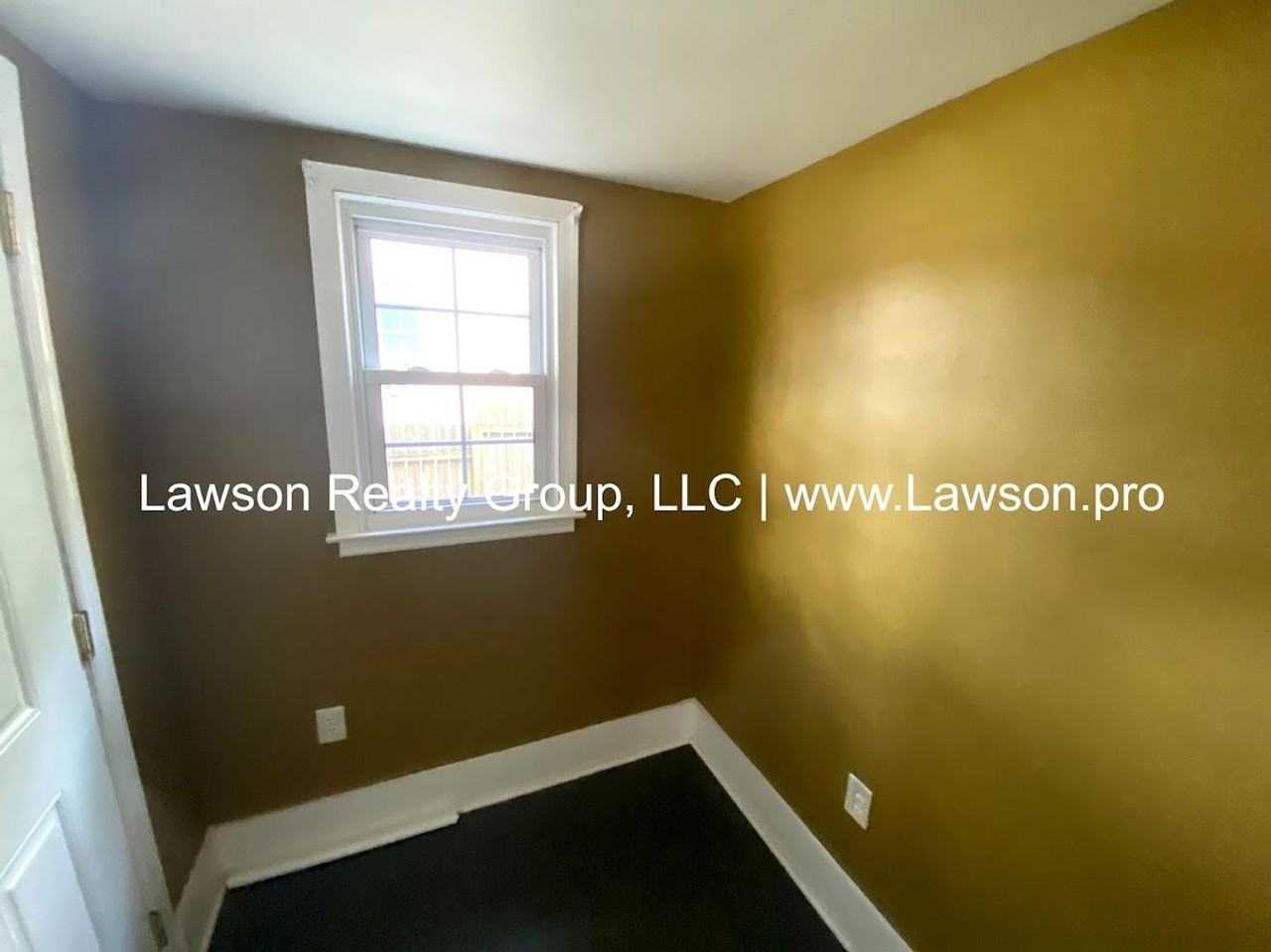 2420 Winthrop Ave Sw - Photo 5 of 22