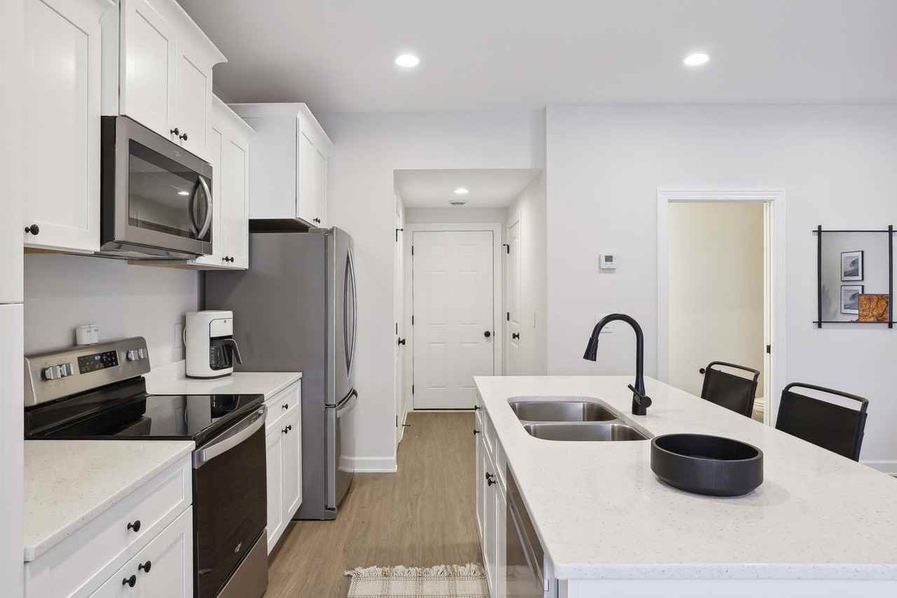 616 Franklin St - Photo 2 of 31