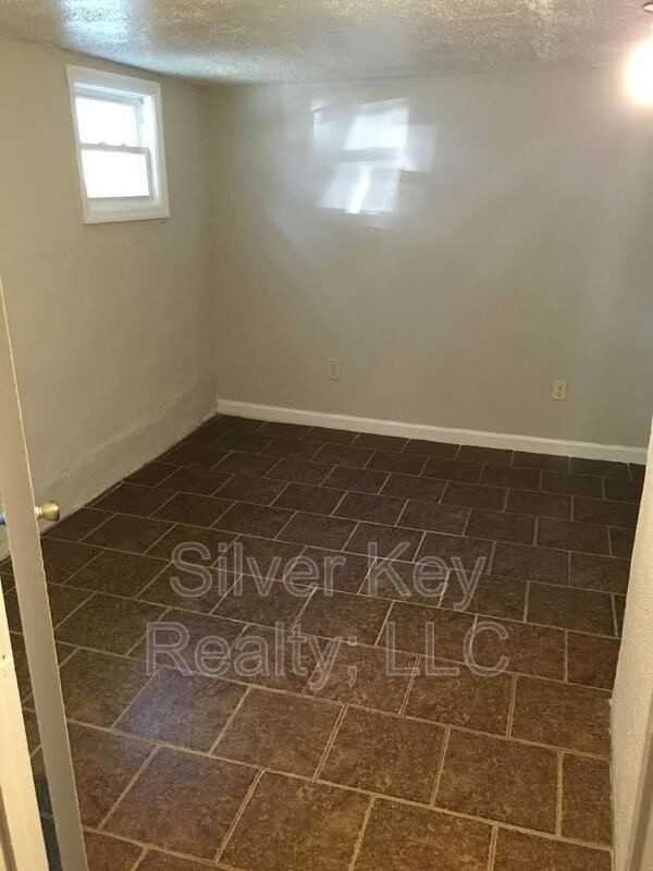 107 Forrest Ave #7 - Photo 3 of 9