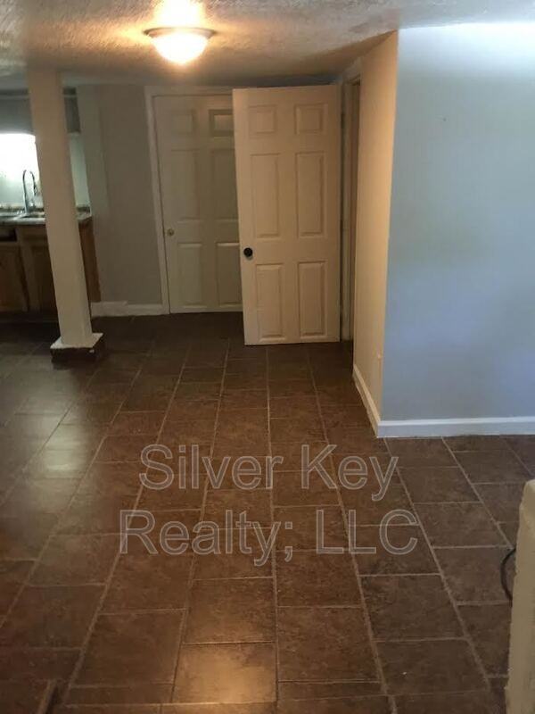 107 Forrest Ave #7 - Photo 4 of 9