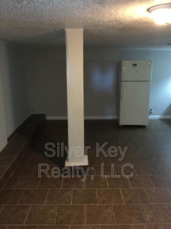 107 Forrest Ave #7 - Photo 5 of 9