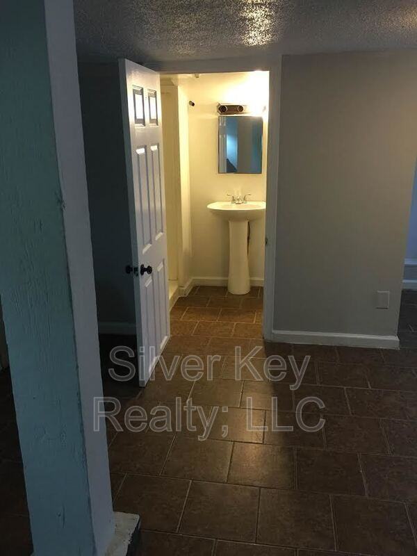 107 Forrest Ave #7 - Photo 7 of 9