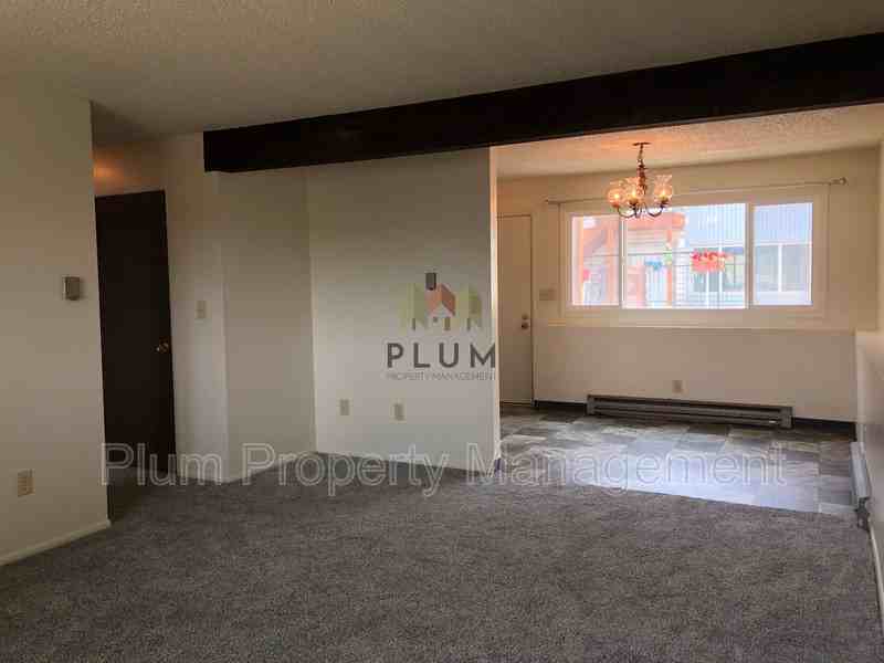 1824 Phillips St #2 - Photo 5 of 25