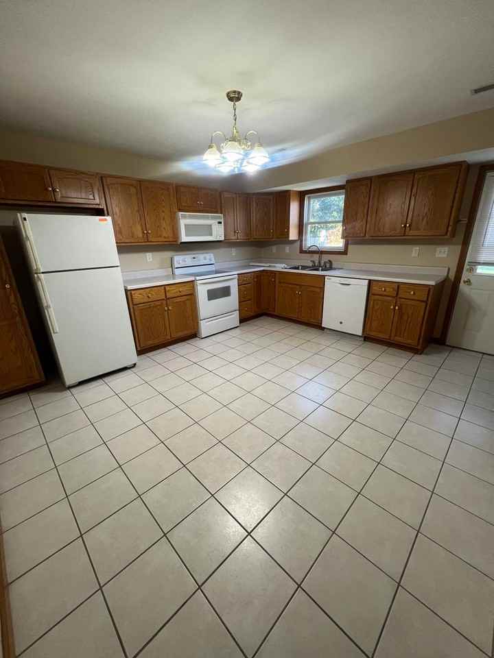 68 Gilliam Ct - Photo 3 of 10