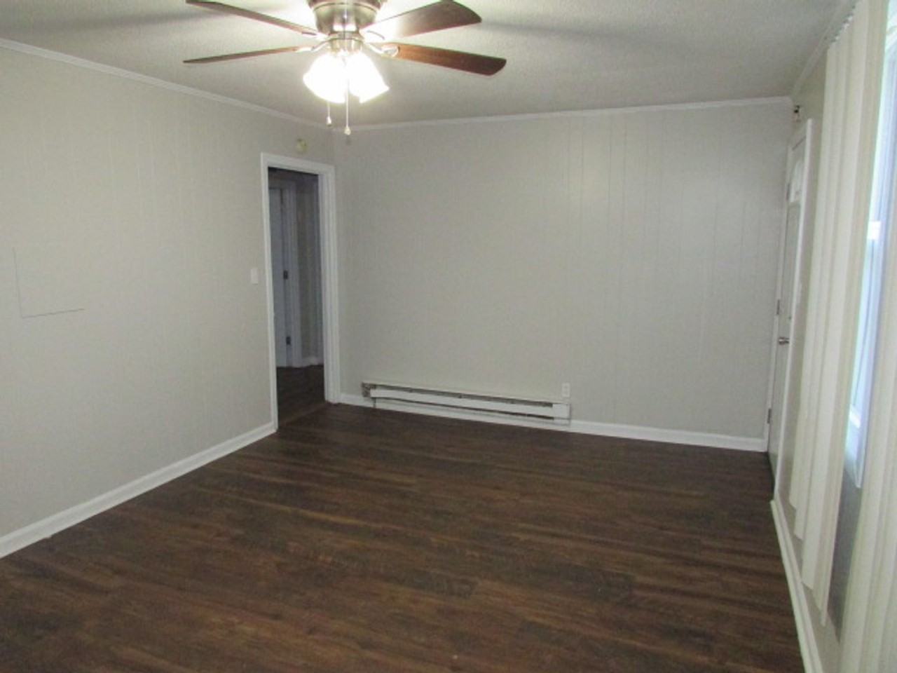 5 Broad Ct - Photo 4 of 15