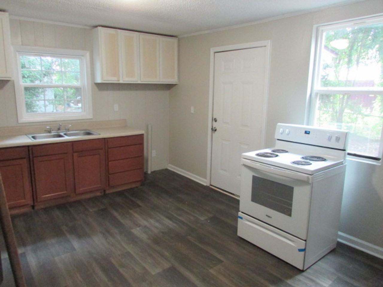 5 Broad Ct - Photo 5 of 15