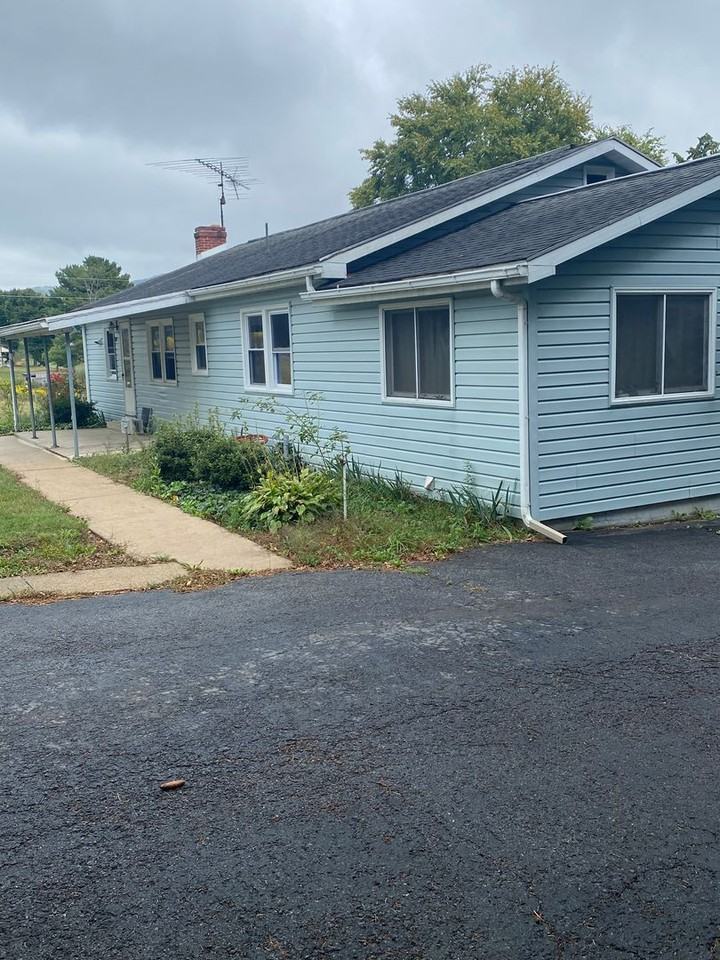 20433 Amberson Rd - Photo 4 of 15