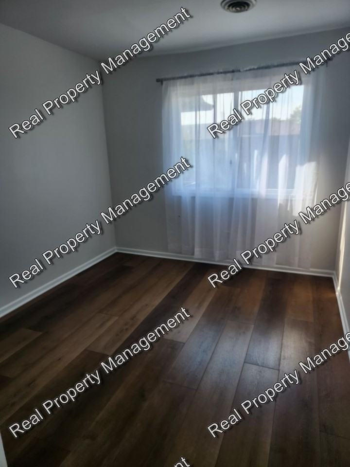 2027 Porte De Leau Ct #305 - Photo 2 of 7