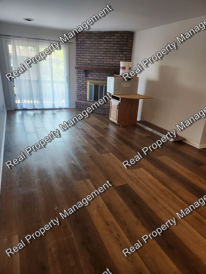 2027 Porte De Leau Ct #305 - Photo 3 of 7