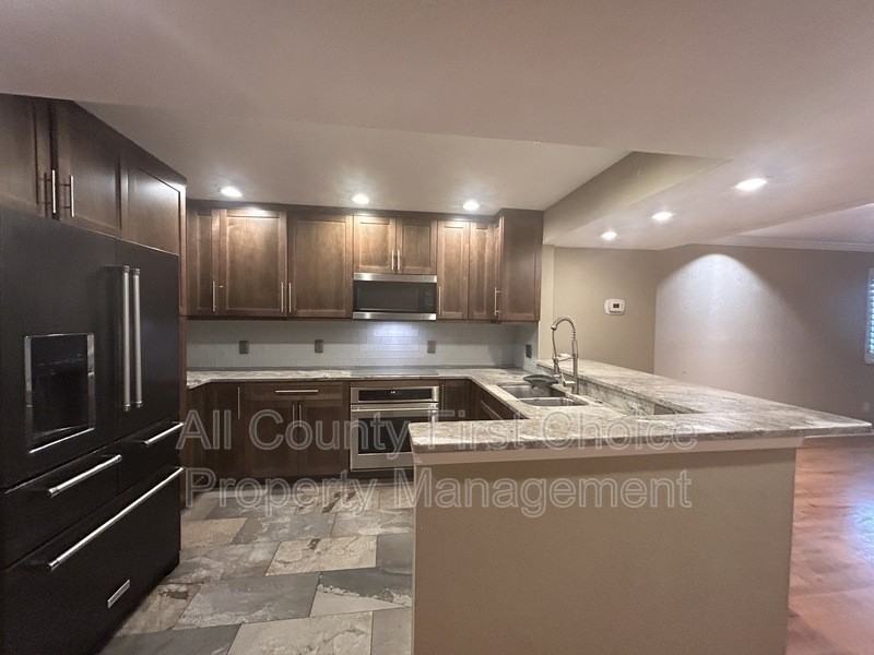 9650 Tara Cay Ct - Photo 4 of 25