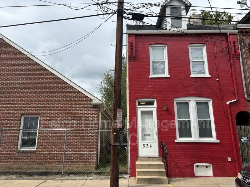 534 Locust St - Photo 2 of 14