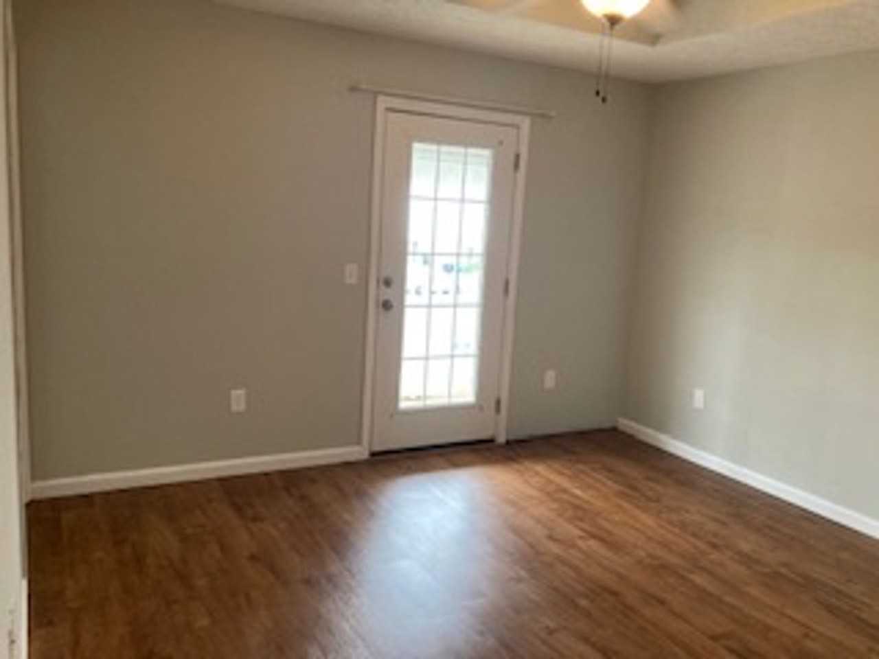 2601 Avondale Ct - Photo 4 of 24