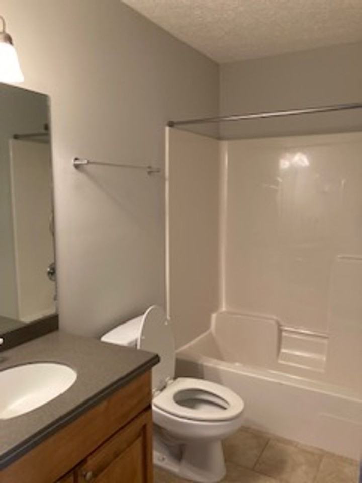 2601 Avondale Ct - Photo 6 of 24