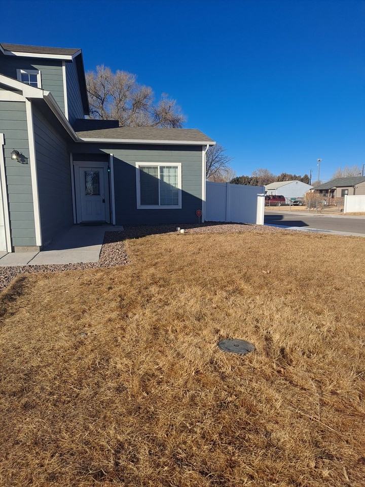 2405 Plains St - Photo 2 of 22