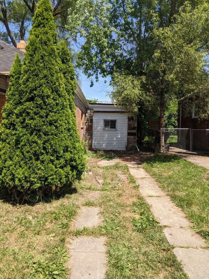 11093 Kennebec St - Photo 3 of 31