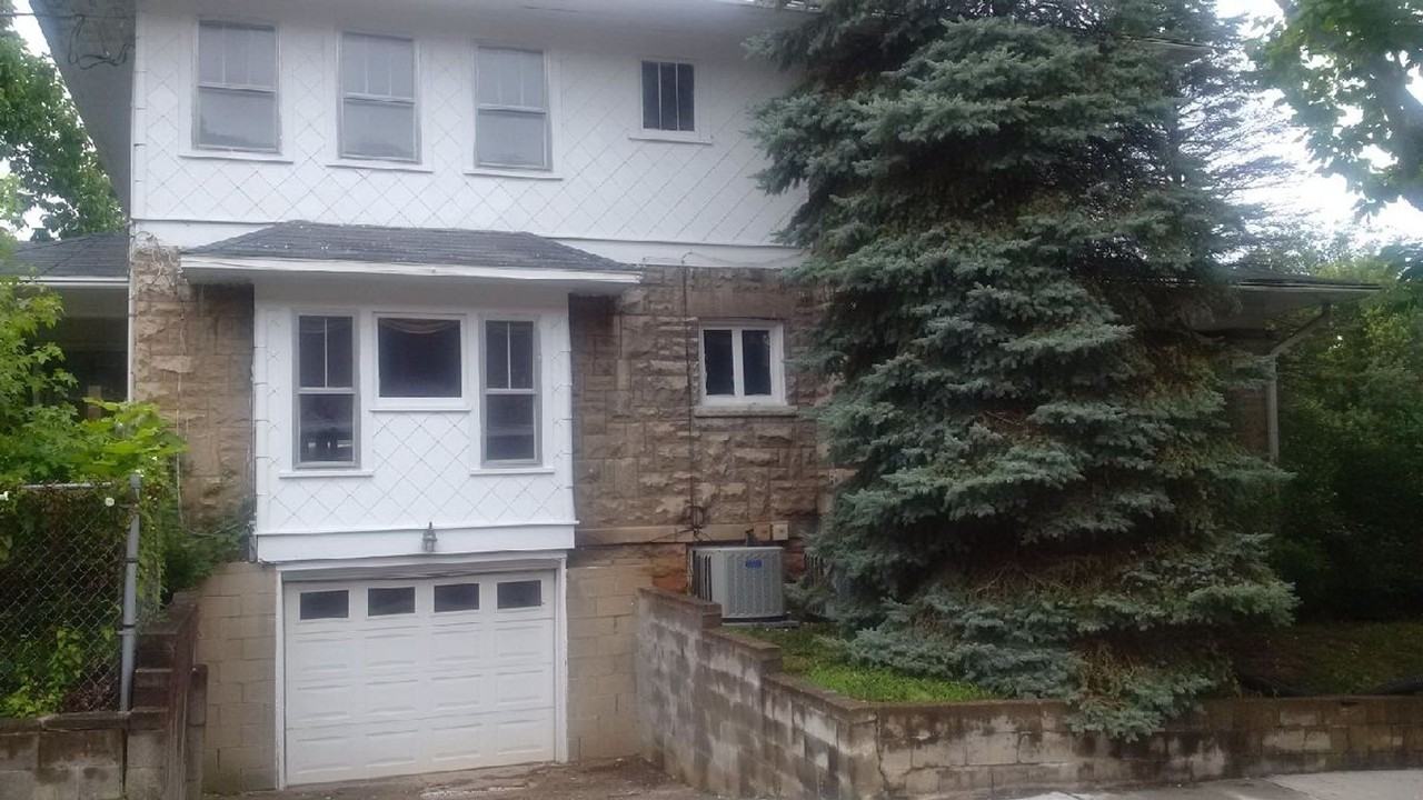 324 E 2nd St - Photo 5 of 17