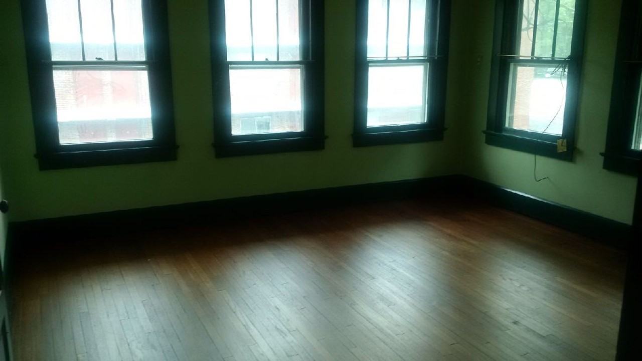 324 E 2nd St - Photo 6 of 17