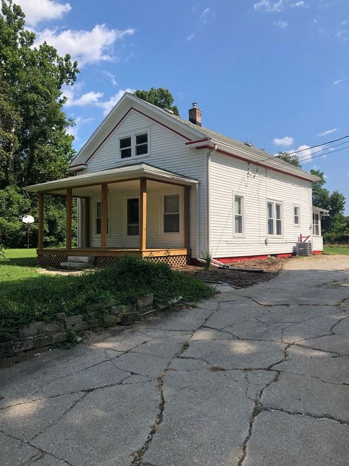 1612 E Matlock Rd - Photo 2 of 9