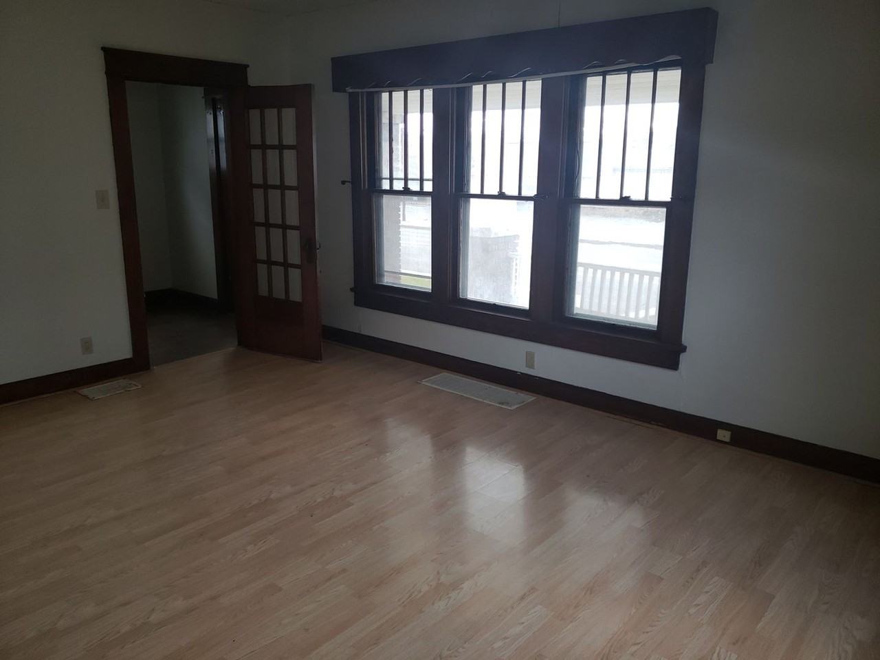 1005 S Walnut St - Photo 7 of 9