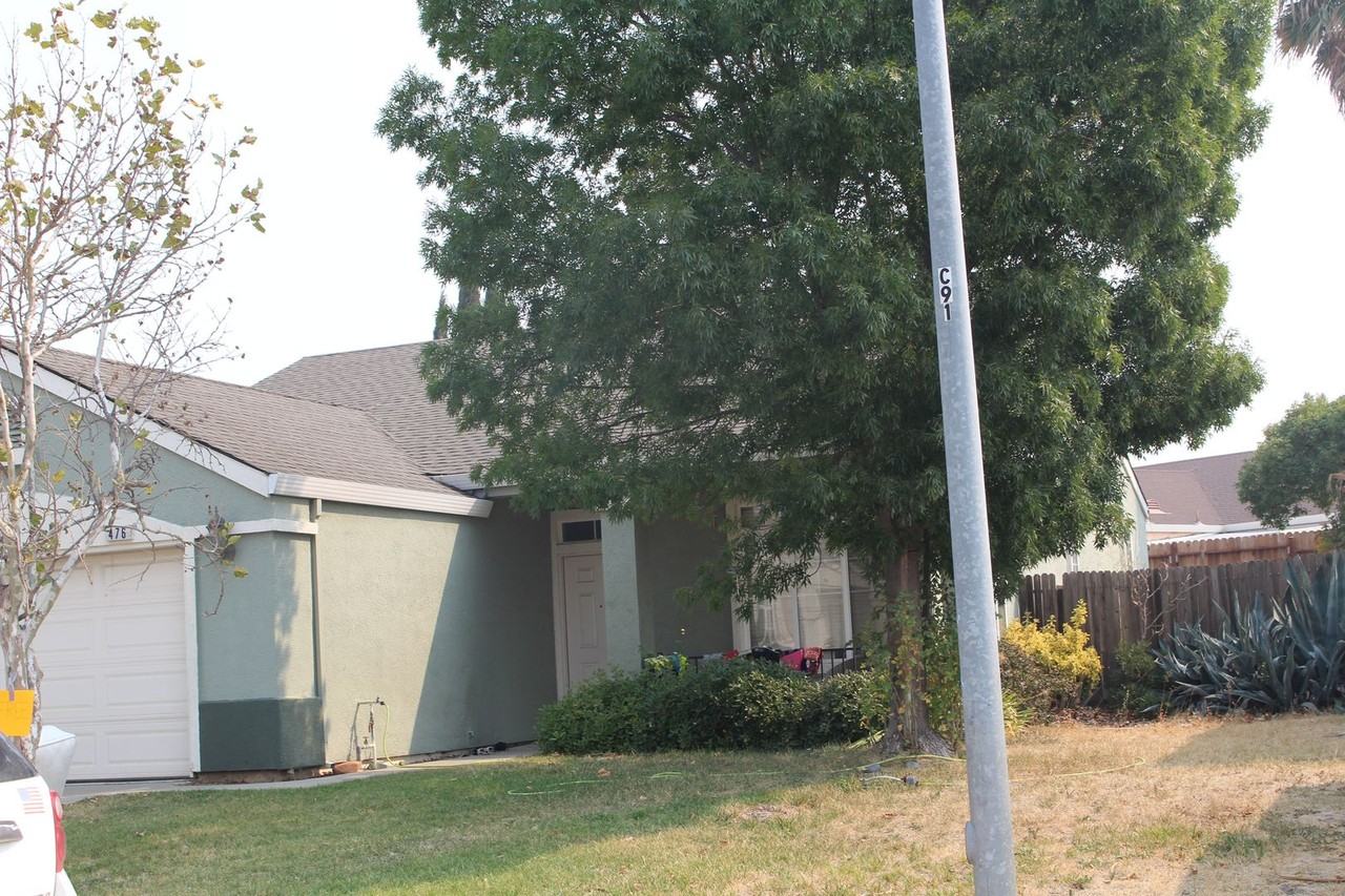 476 Wallace St - Photo 2 of 50