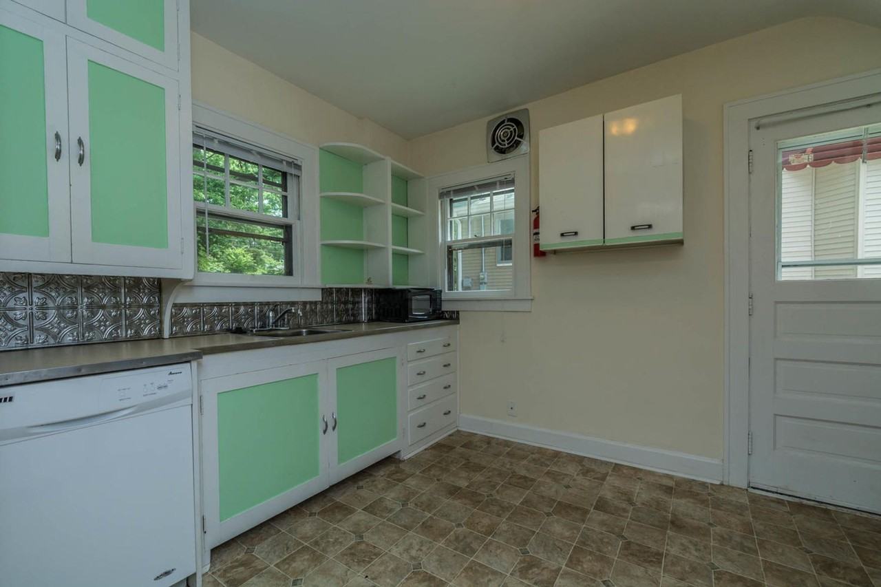 723 E 2nd St - Photo 7 of 12