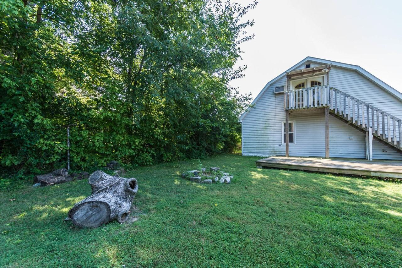 113 E 15th St - Photo 2 of 14