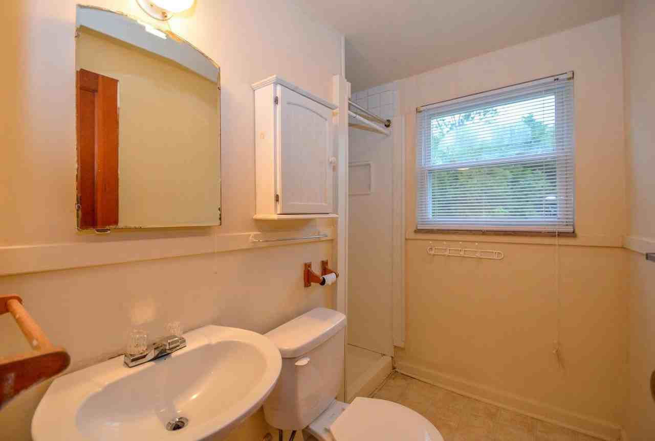 207 E 14th St - Photo 5 of 10