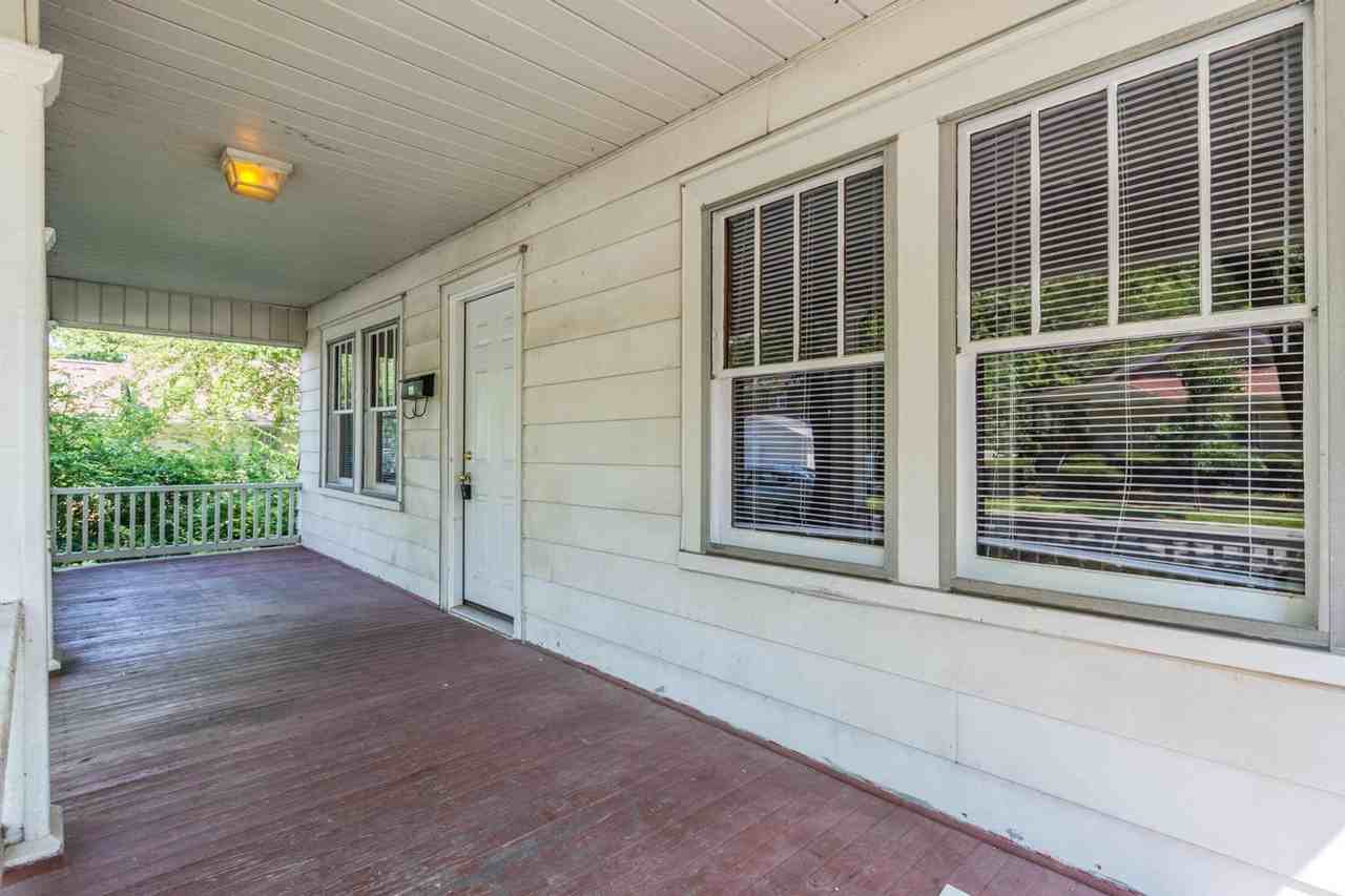 209 E 12th St - Photo 4 of 19