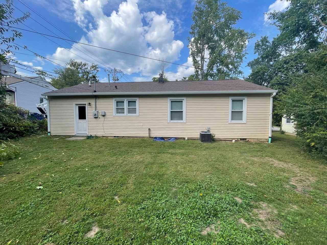 2404 E 8th St - Photo 3 of 13