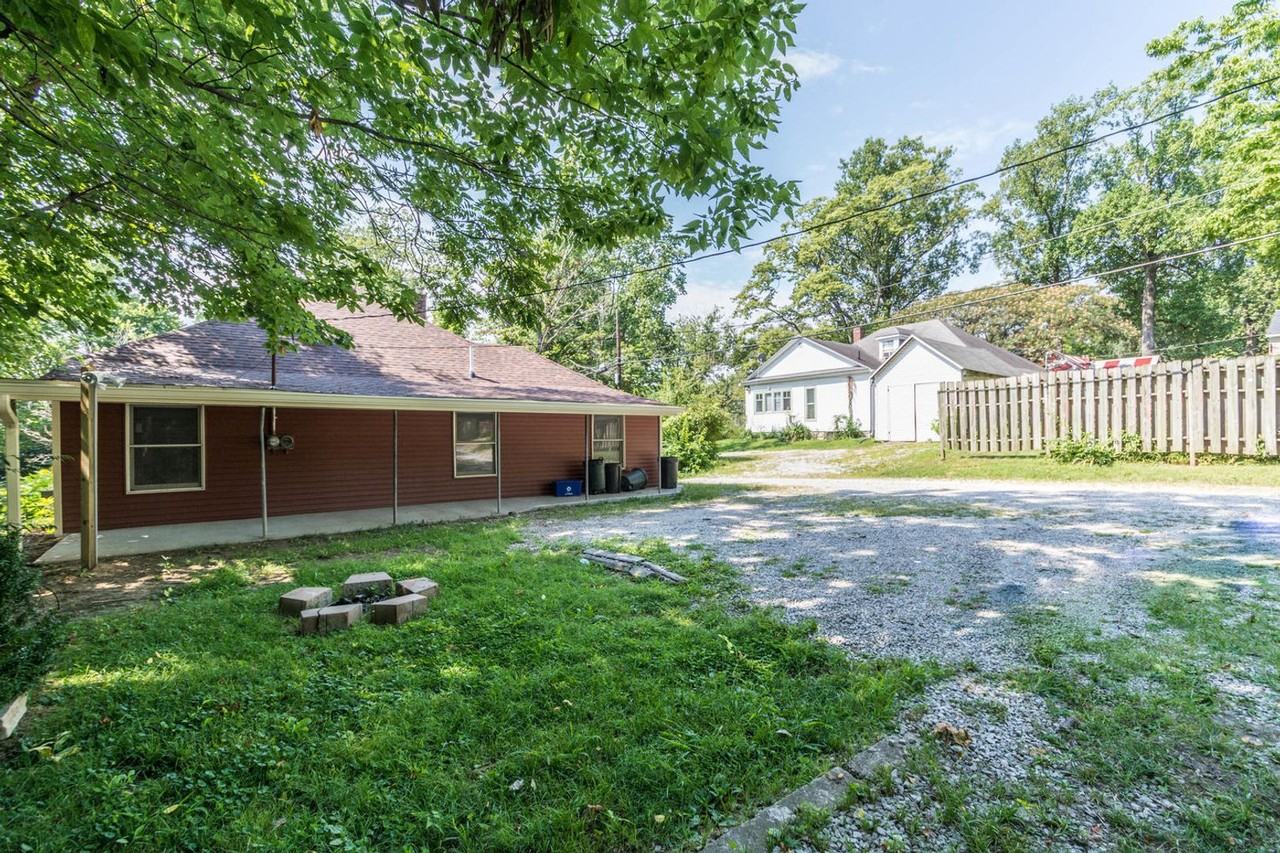 311 E 11th St - Photo 2 of 14